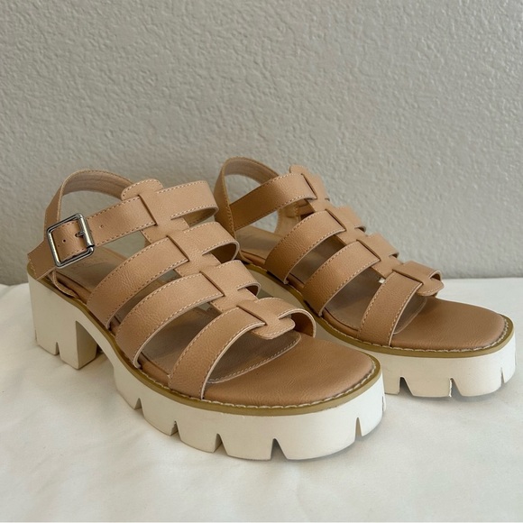 Oasis Society Shoes - Oasis Society Women’s Platform Gladiator Sandal in Light Tan/White, Size 8.5